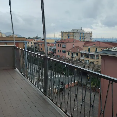 Trilocale Con Box Comoda Al Mare E Negozi Lavagna